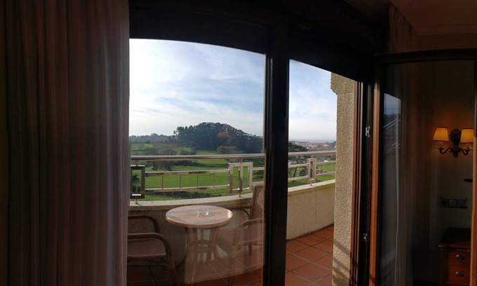 Noalla House | Pensión Residencia A Cruzán - Adults Only