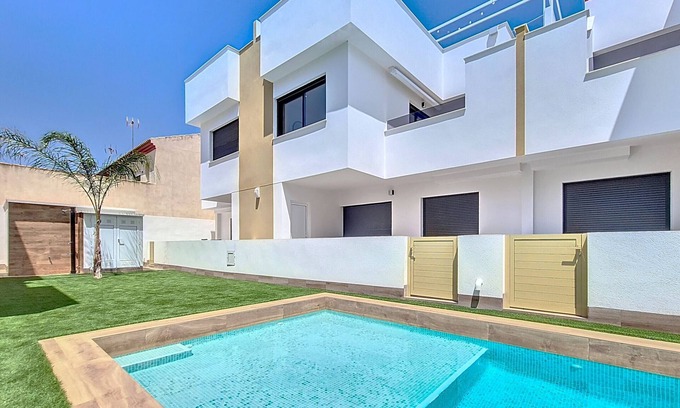 Lo Pagan Apartment | Penthouse apartment, roof terrace and pool