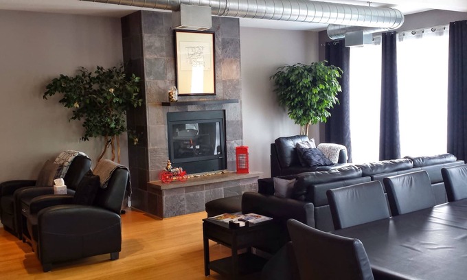 Shorewood-Tower Hills-Harbert Condo | Penthouse for Two! Enjoy the Fall! Relax. Hot tub - Steam Shower - Fireplace.