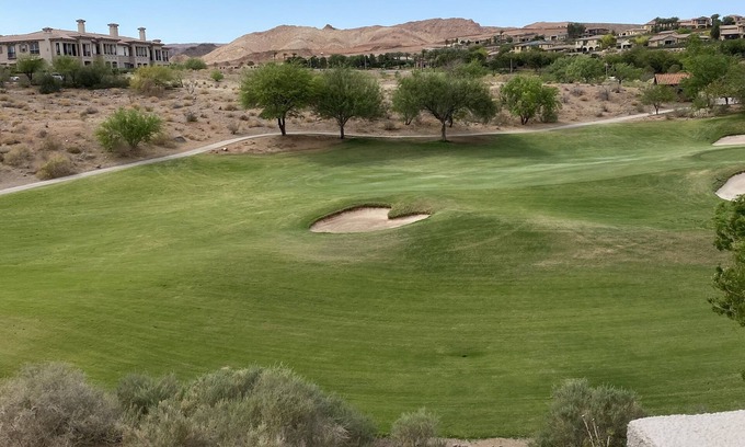 Tramonto Condo | Penthouse in the heart of Lake Las Vegas