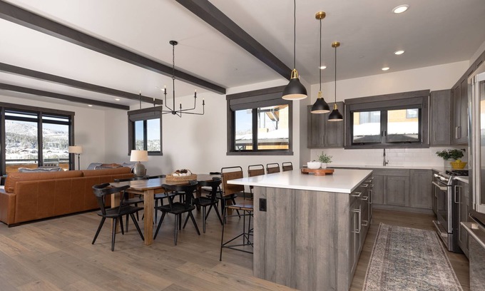 Big Sky Condo | Penthouse/New in 2022/Breathtaking Views