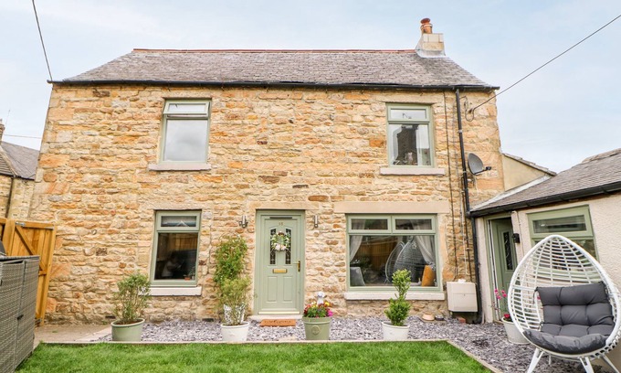 Wolsingham Cottage | PEPPER COTTAGE, pet friendly, with open fire in Wolsingham