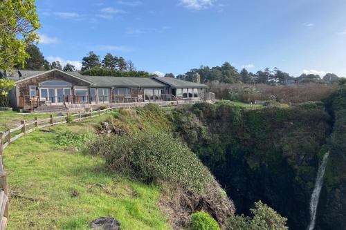 Mendocino House | Perched on the Bluff - Main Home