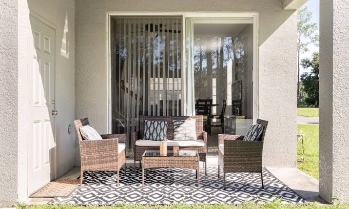 Lake Bernadette House | Perfect Cozy Townhome with Clubhouse & Golf course