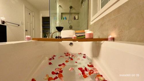 Hummelstown Villa | Perfect Family Getaway! Steps from Attractions