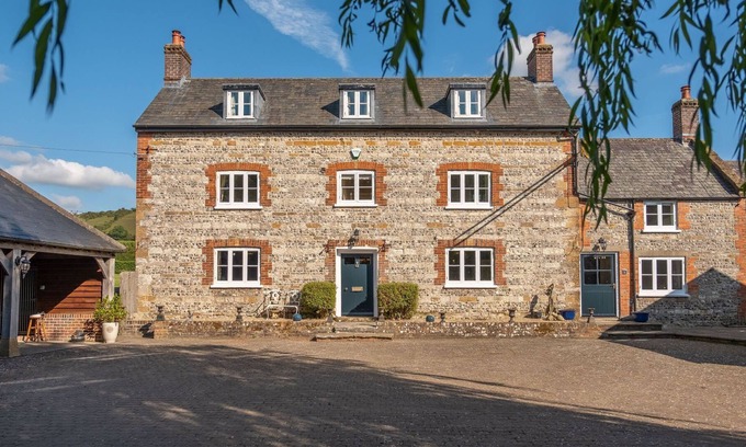 Sydling St Nicholas House | Perfect for a large family or friends gathering for special celebrations and holidays, Ham Farm has