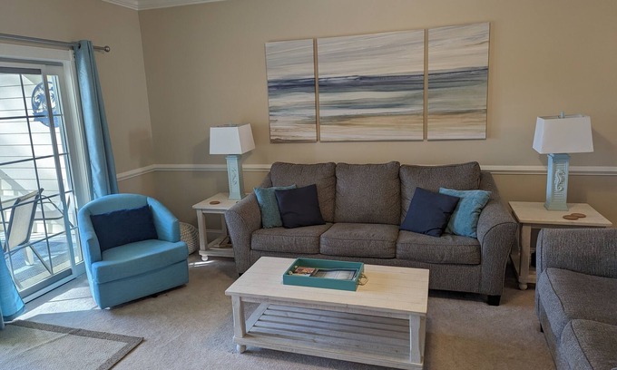 Central Myrtle Beach Condo | PERFECT for couples/families/golfers. Great Rate for Fall Golfers!