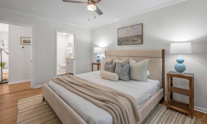 Lexington House | Perfect for Extended Stays! Luxury Townhome in Quiet Neighborhood Near UK