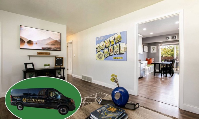 South Bend House | Perfect Getaway! Shuttle service on game day included!