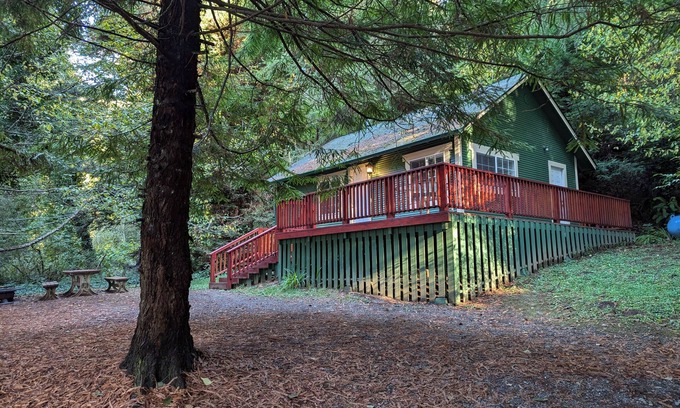 Klamath Cabin | Perfect home base for all things "Redwoods"! Space to park boat. Dog friendly.