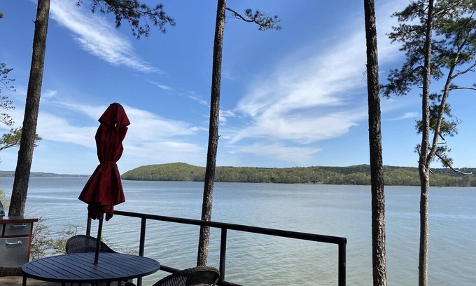 Waterloo House | Perfect lake front cottage! Now with stairs to the water!