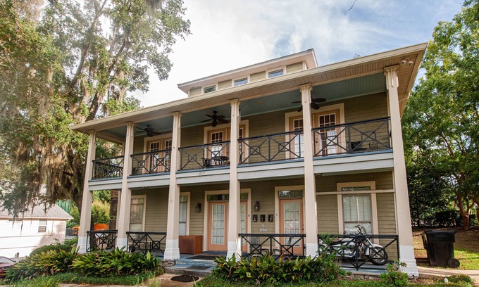 Tallahassee House | Perfect place for last minute staycation! The Roost in Midtown