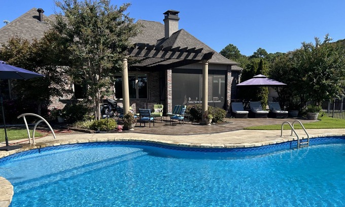 Conway House | Perfect setting for viewing the solar eclipse.