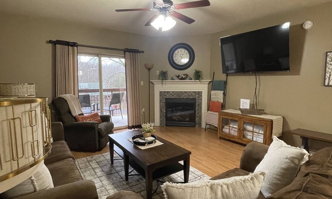 Pigeon Forge Condo | PERFECTLY CLEAN.GREAT LOCATION