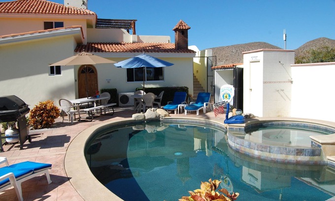 El Pescadero House | Pescadero Palace 2BR Guest House w/pool, Jacuzzi, on the beach!