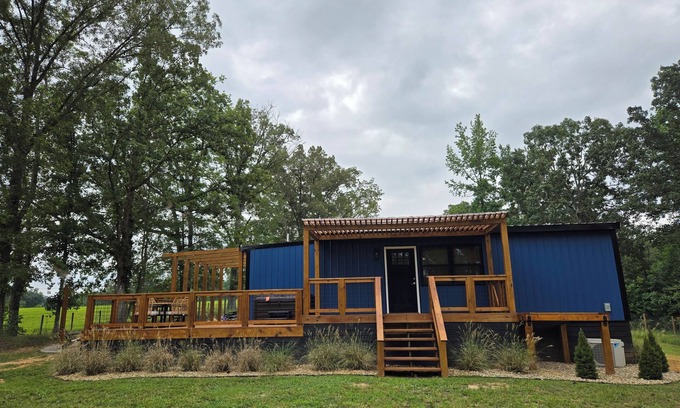 Sparta House | Pet friendly 2 acre fenced yard 2-bedroom house close to Fall Creek Falls