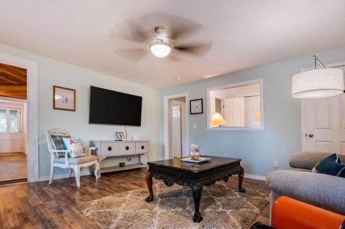 Cary House | Pet-Friendly 2BR Ranch Wifi Parking Near RTP