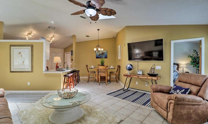 Fernandina Beach House | Pet-Friendly Amelia Island Home about 1 Mi to Beach!