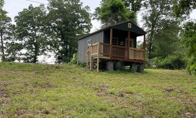Saint Joe Cabin | Pet friendly Camping cabin close to Buffalo River