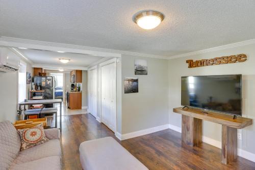 Chattanooga Apartment | Pet-Friendly Chattanooga Duplex in NorthShore!