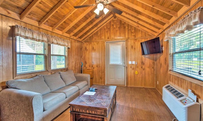 Steinhatchee House | Pet-Friendly Escape Unit 8, Near Deadman Bay