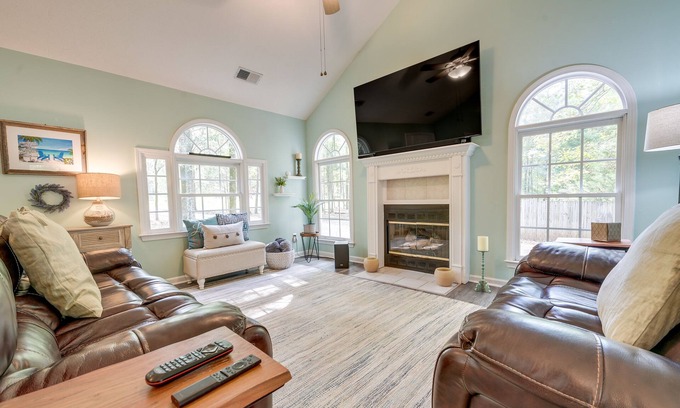 LaGrange House | Pet-Friendly LaGrange Vacation Rental w/Deck!