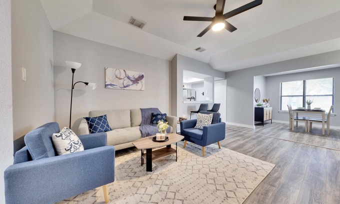 Los Indios House | Pet Friendly! Modern 2BR w/King Bed + Fast Wi-Fi!