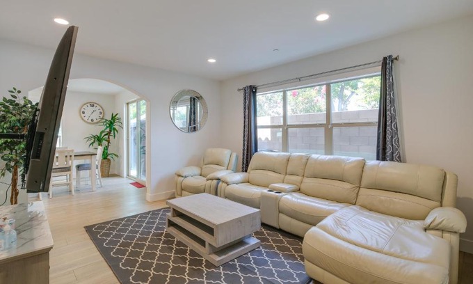 Paramount House | Pet-Friendly Paramount Home, 16 Mi to Los Angeles!