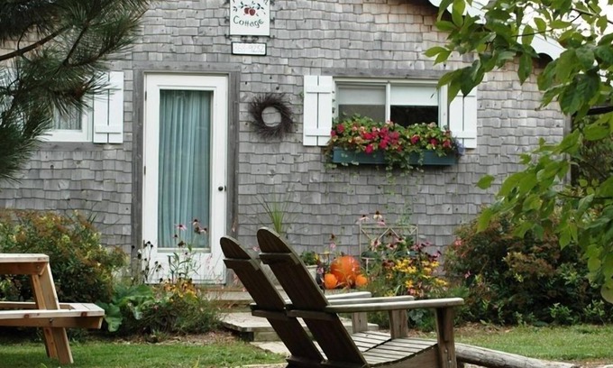 Egg Harbor Cottage | Pet Friendly Private Cottage on 10 Acre Farm in Fish Creek