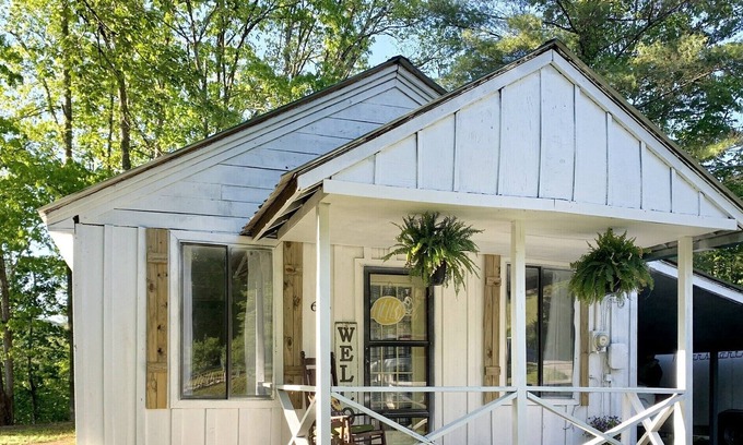 Harriman Cottage | Pet friendly, private home with plenty of parking!