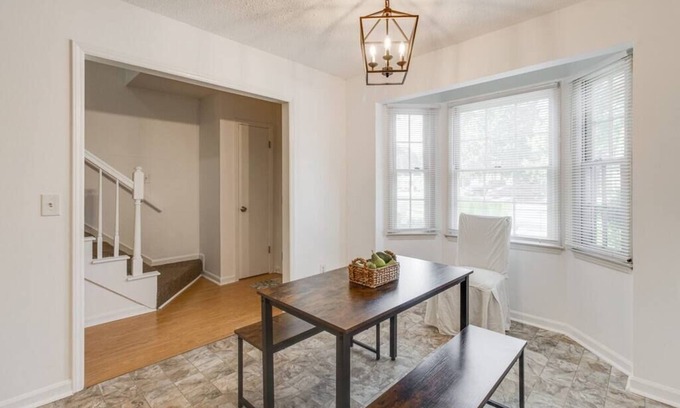 Harbison Apartment | Pet friendly unit in heart of town, near hospital