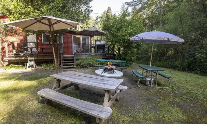 Occidental House | Pet Friendly Vacation Wonderland On Dutch Bill Creek 1 Mile To Monte Rio Beach