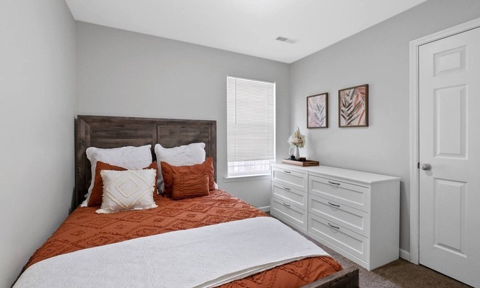 Chattanooga Hotel | PetFriendly 2b2ba workforce housing near hospitals