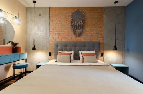 Podilskyj Apartment | Petrovdom Apartments 03-217 in RC Rybalsky, Naberezhno-Rybalska Street, 3