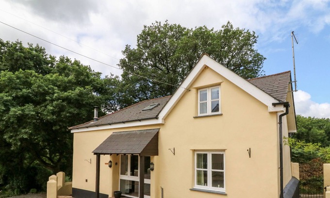 Broadwoodkelly Cottage | PHEASANT ROOST, pet friendly, character holiday cottage in Winkleigh