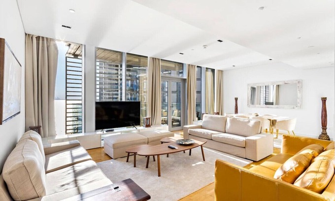 Dubai Apartment | Phenomenal 2BR with Scenic Sea-View from ALL rooms!