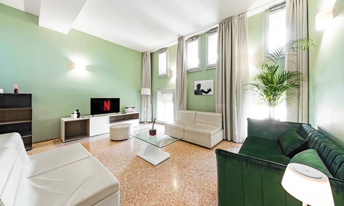 Historic Center Apartment | Piazza Maggiore view - Panorama By ImmoBo - Bologna Center