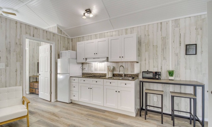 Picayune Cottage | Picayune Tiny Home Rental ~ 11 Mi to Space Center!