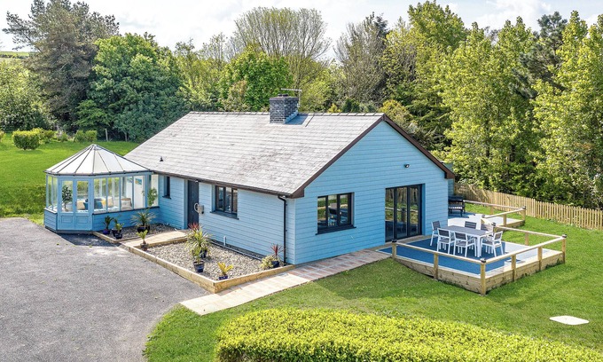 Tan-y-groes Cottage | Picked for its stunning sea views and close to Llangrannog beach.