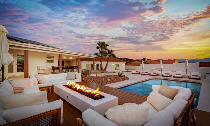 Lake Havasu City House | Pickleball and Heated Pool w/hot tub & firepit. Sleeps 28 near Havasu Riviera