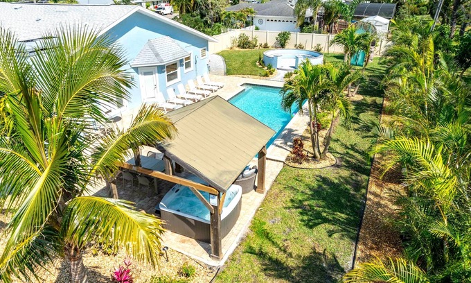 Bradenton House | Pickleball Paradise | Pool! Hot Tub! Game Room!