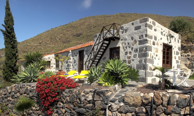 Guia de Isora House | Picturesque finca for a vacation amidst idyllic mountain landscapes