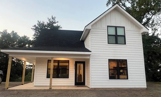 Kirby Cabin | "Pike's Place" Brand New Cabin in Daisy Ark.