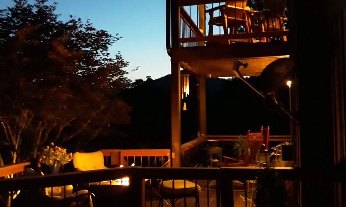 Franklin Cabin | Pine Cabin in Franklin NC