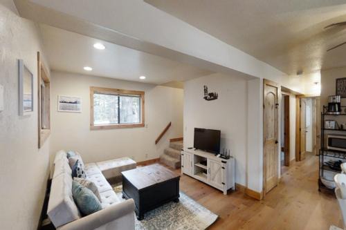 Pla-Vada Woodlands House | Pine Cone Cabin