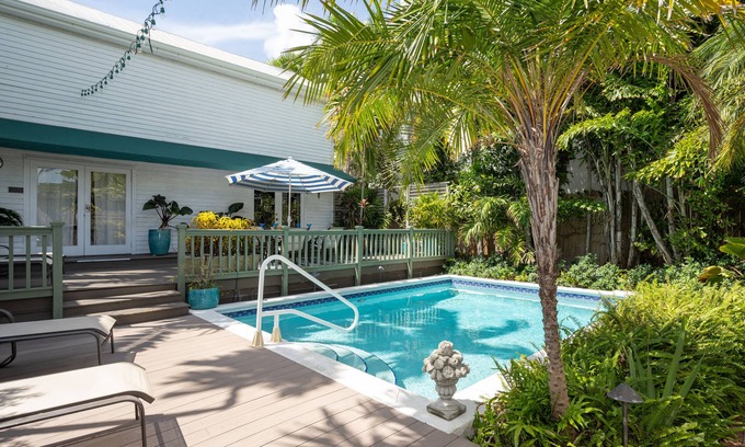 Downtown Cottage | PINEAPPLE COTTAGE: 2BR/2BA-Pvt Pool -1/2 block to Duval- RealKeyWest