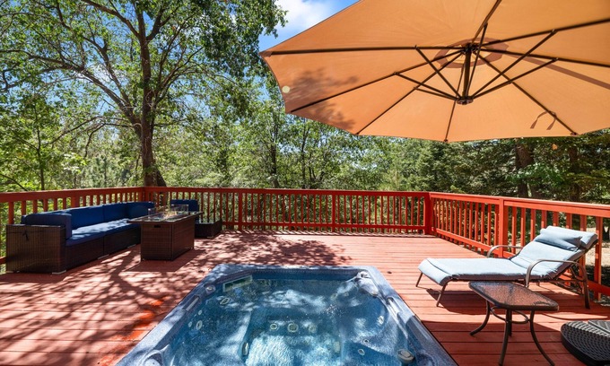 Upper Moonridge Cabin | Pinecone Ridge - Hot Tub, Walk to Slopes, Multiple Decks, Foosball