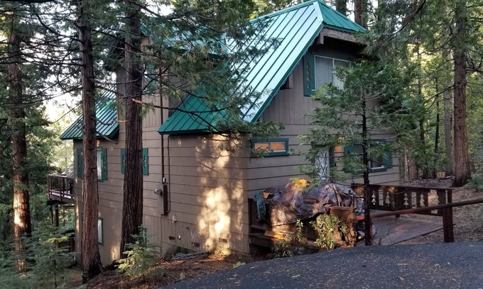 Strawberry Cabin | PinecrestAreaRentals #11 Big Beautiful Cabin! Air Conditioningn