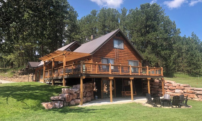 Custer Cabin | Pinetree Cabin - 4 king beds, stunning views