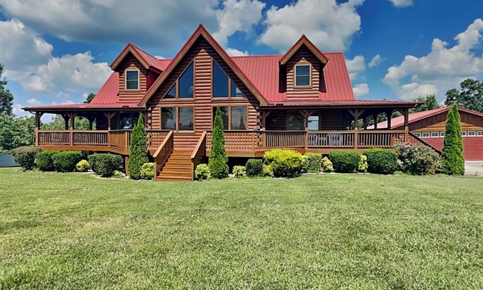 Union Grove Cabin | Pinnacle Place | Wraparound Deck w. Lake Views + Game Room